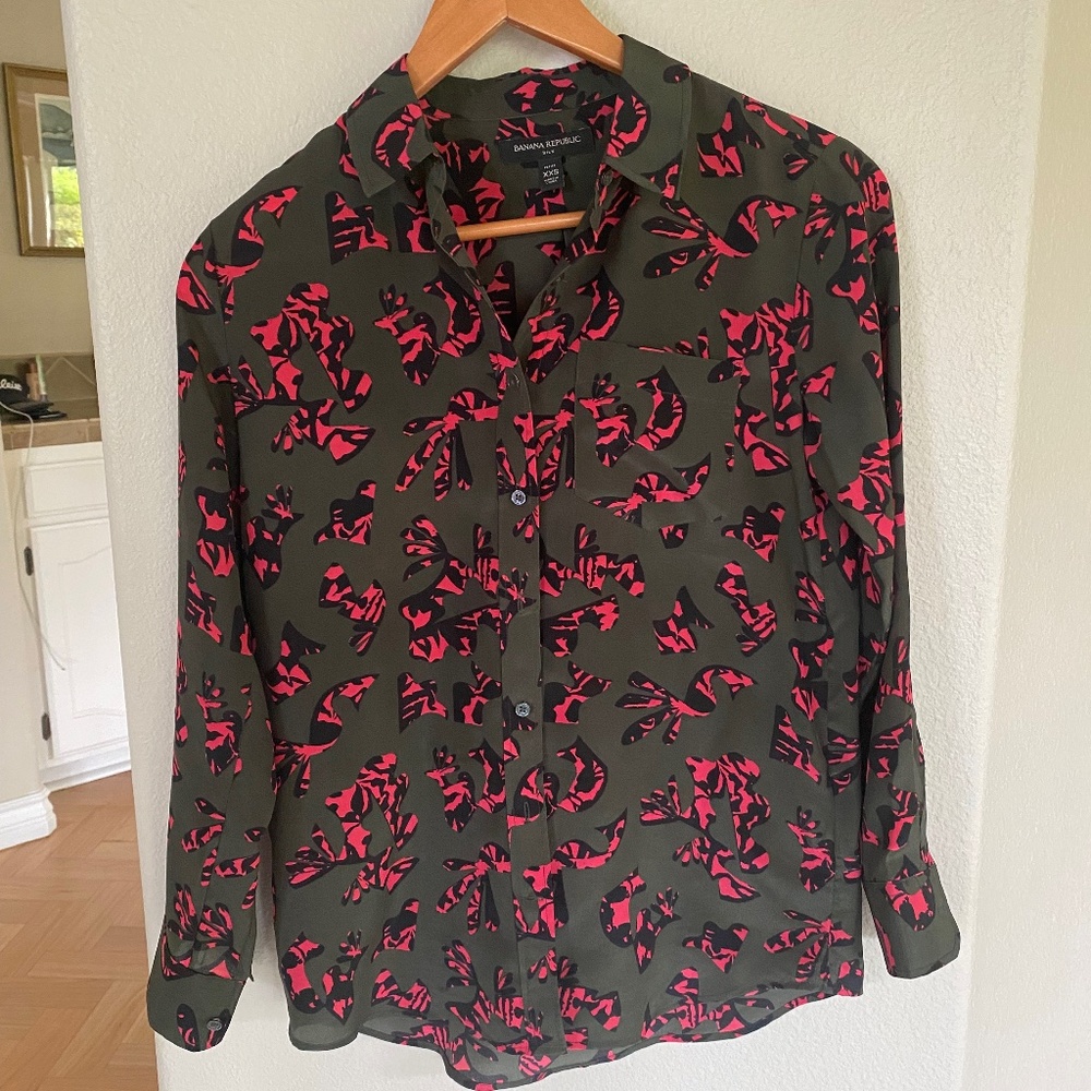 Banana Republic Silk Button Up Blouse